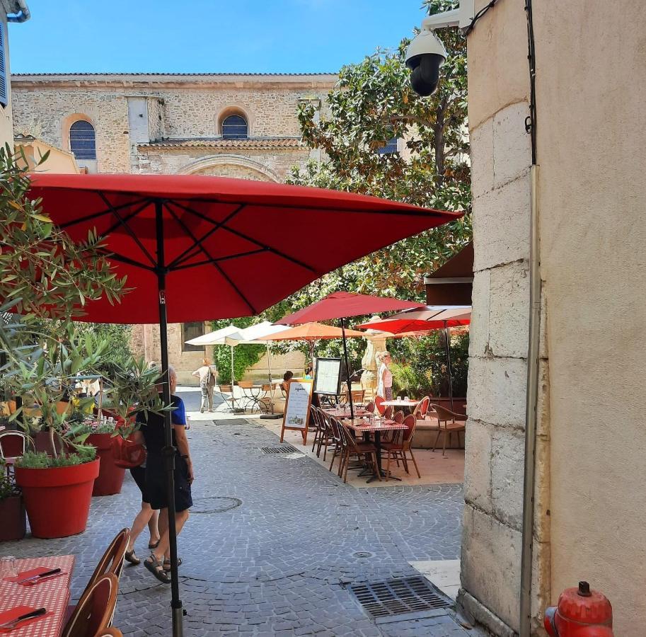 Renovated Fully Equipped Studio For 2 To 4 Pers Apartment La Ciotat Luaran gambar