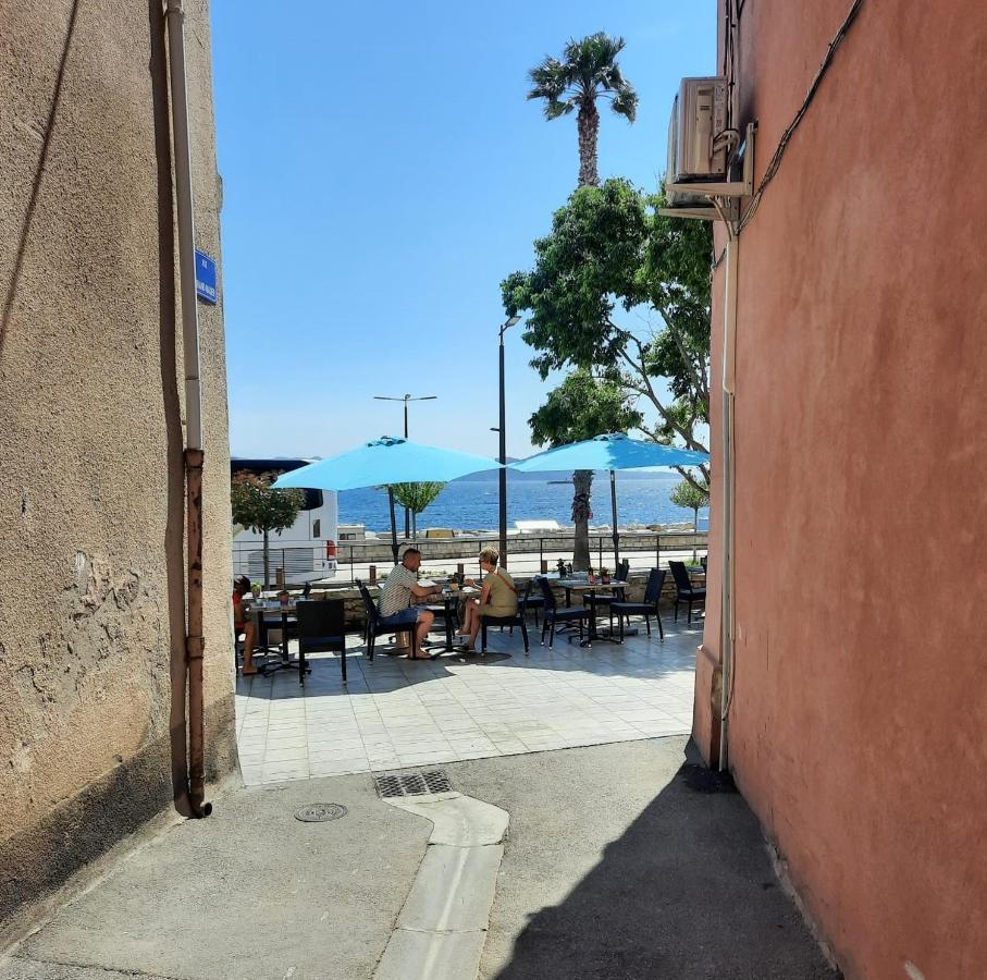 Renovated Fully Equipped Studio For 2 To 4 Pers Apartment La Ciotat Luaran gambar